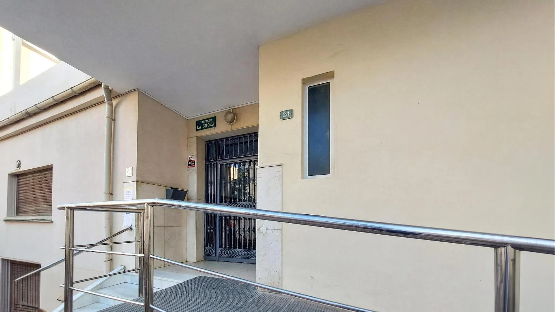 2 Bedroom Pet Friendly Apartment In Fuengirola Spain