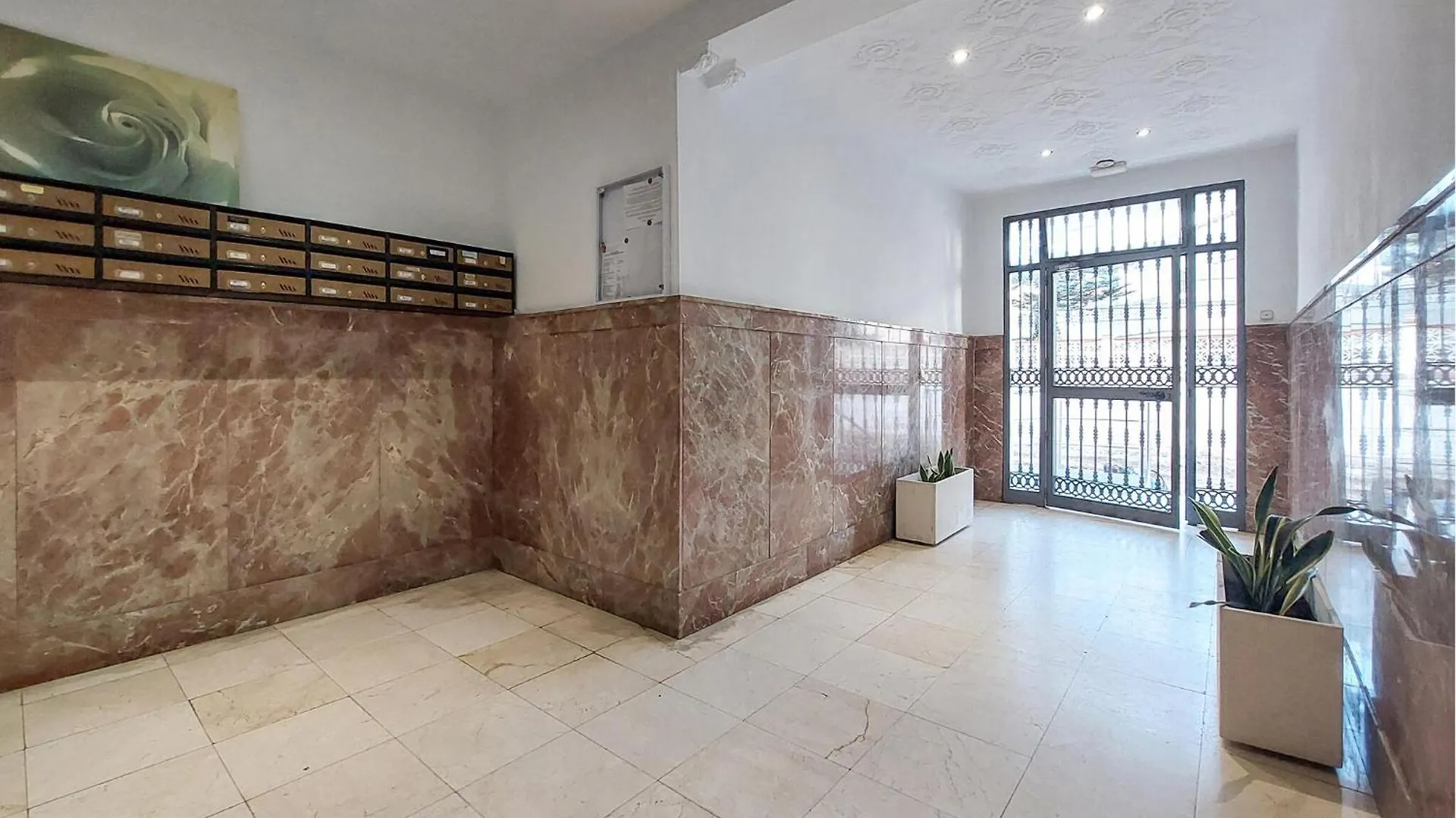 2 Bedroom Pet Friendly Apartment In Fuengirola