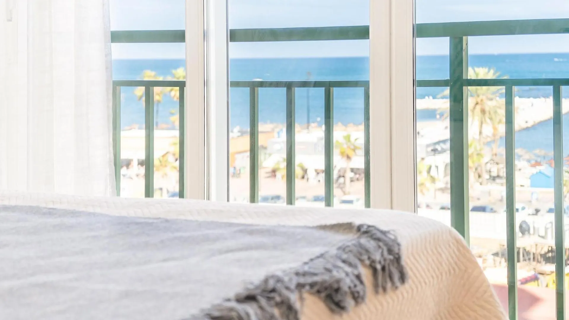 2 Bedroom Pet Friendly Apartment In Fuengirola