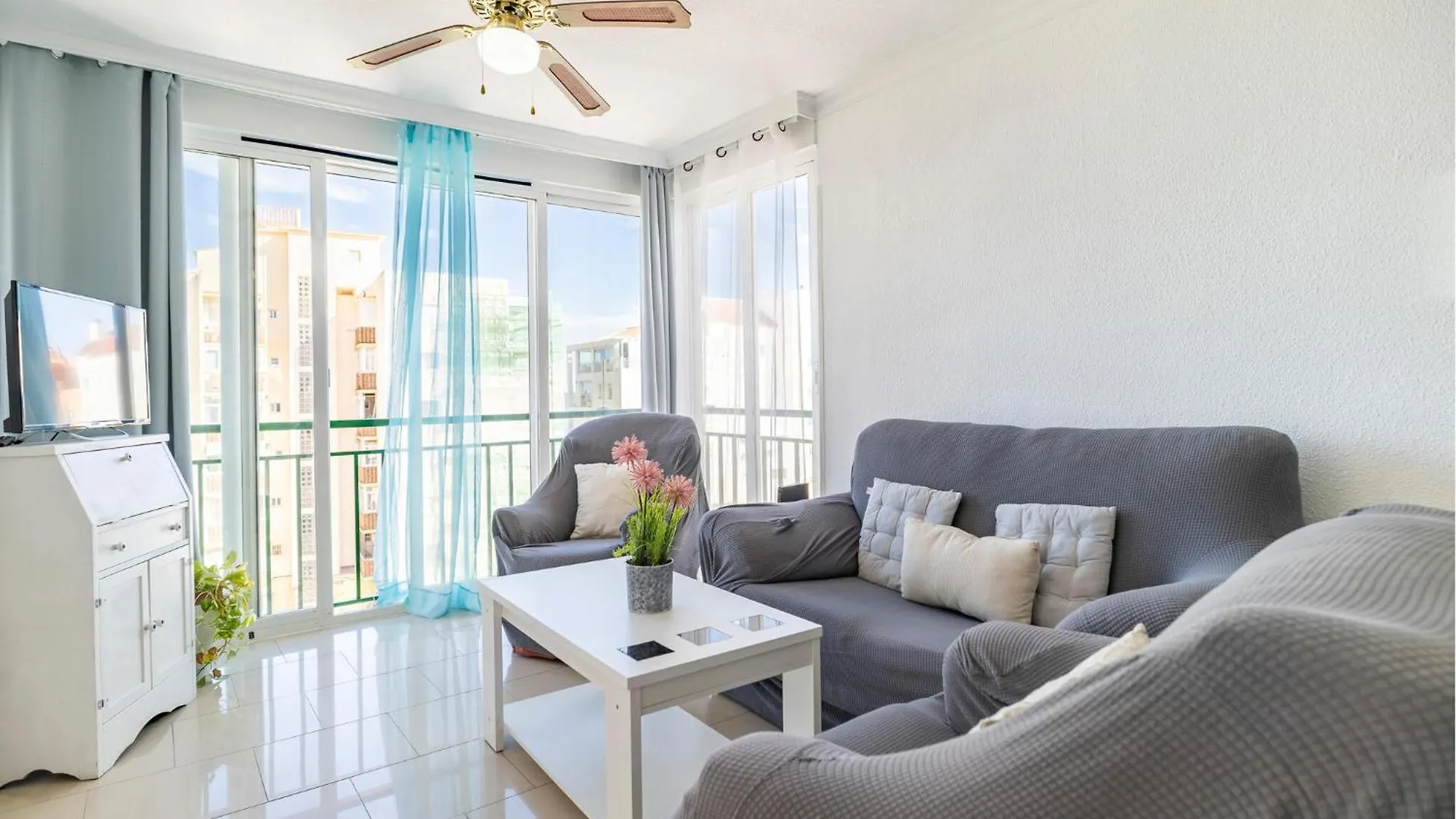 2 Bedroom Pet Friendly Apartment In Fuengirola